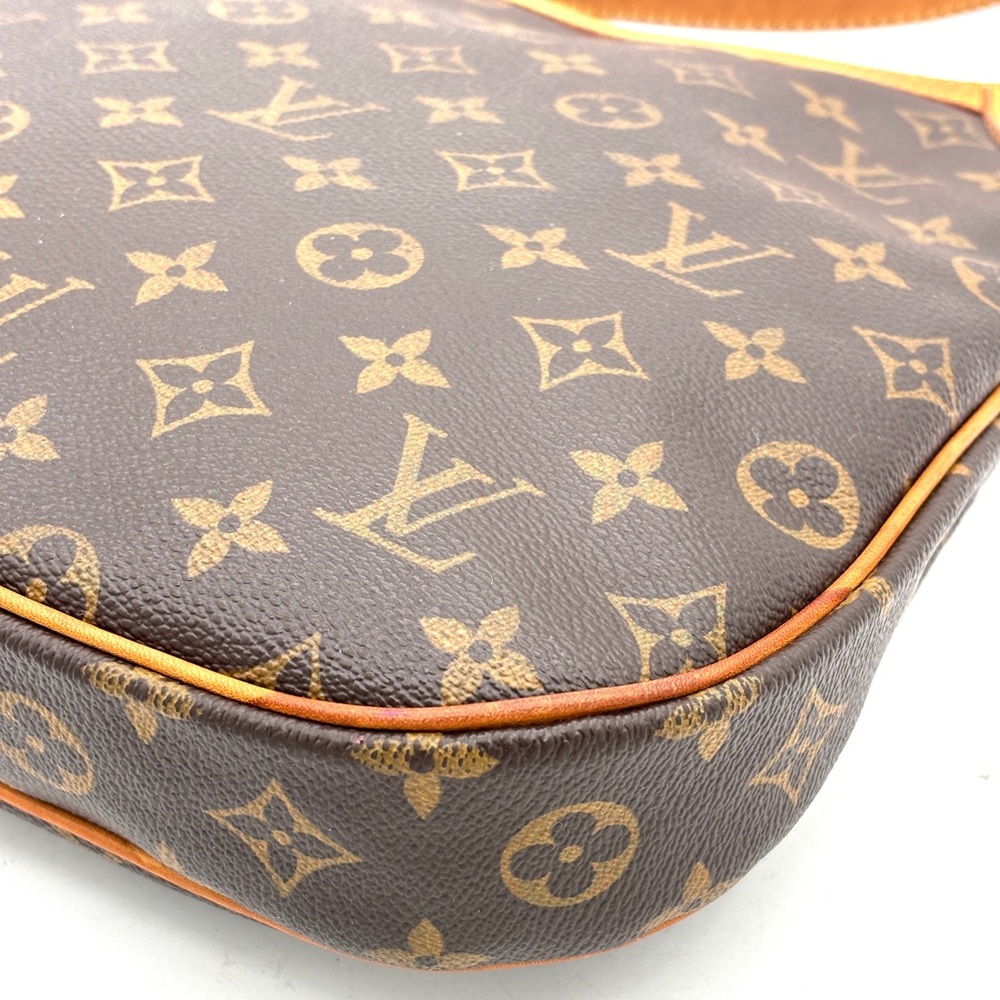 Auth. Louis Vuitton Odeon PM Monogram PVC Leather Shoulder Bag - Picture 4 of 16